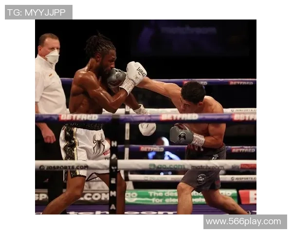 克雷格·理查兹与丹·阿齐兹顺畅过磅！竞技室拳击即将在非洲大陆掀起热潮